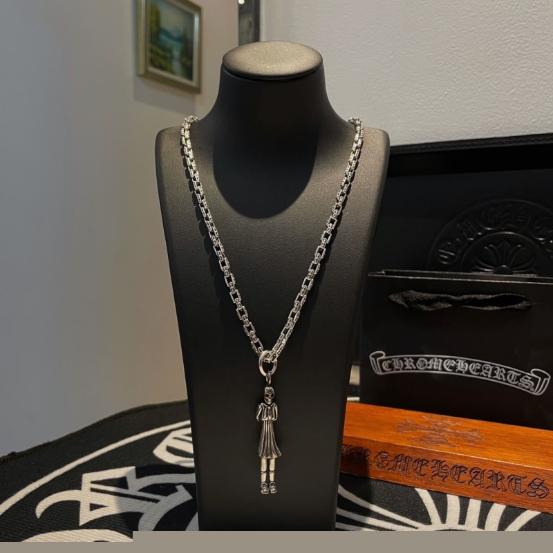 Ch**me He**ts necklaces